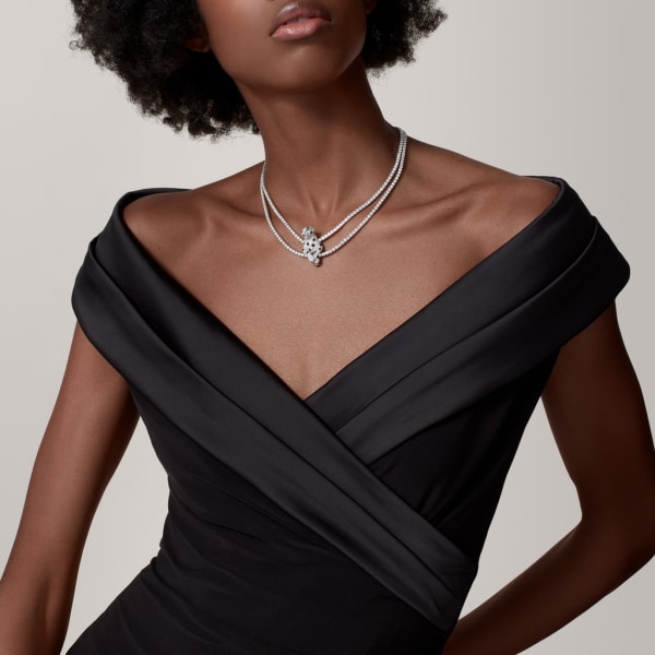 Collar Panthère de Cartier Oro blanco, esmeralda, ónix, diamantes